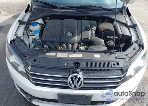 2012 Volkswagen Passat 2.5L Se z USA, uszkodzony, nr VIN 1VWBP7A35CC095001